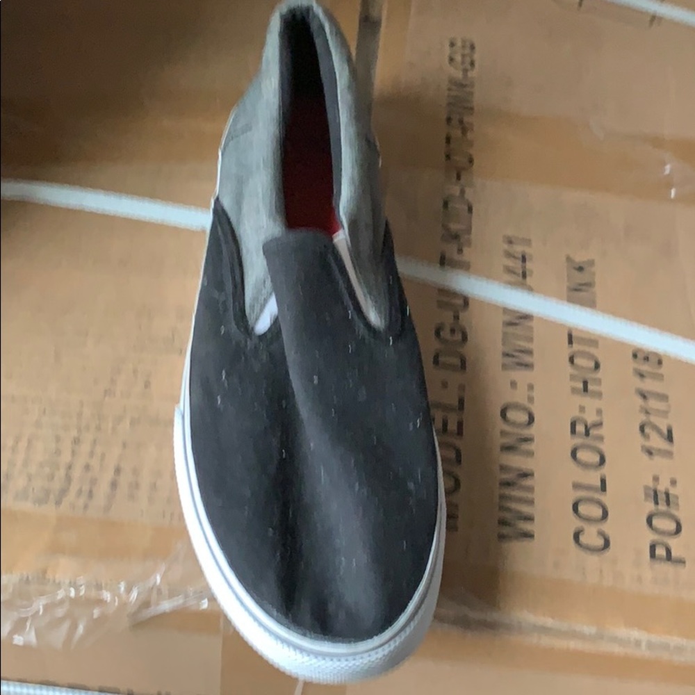 Shoes - Picture 2 of 3